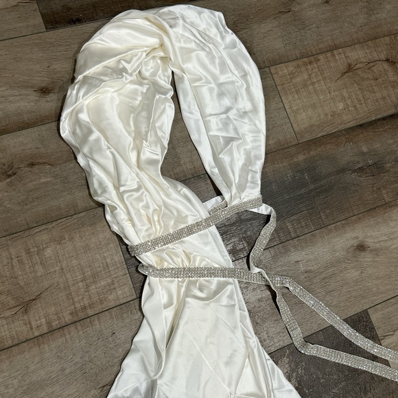 Nué Nue studio Bianca crystal wrap top in ivory - Picture 8 of 14